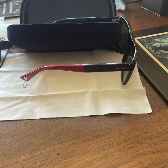 Stunning “Gucci” Wayfarer Sunglasses NWT - Picture 6 of 11